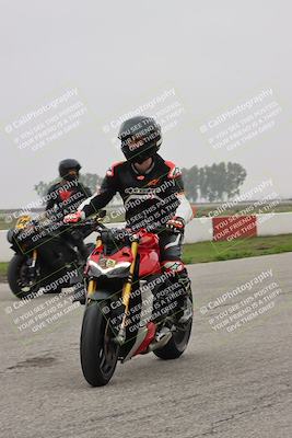 media/Nov-29-2025-TrackDaz (Sat) [[10ae2d9bce]]/Around the Pits/